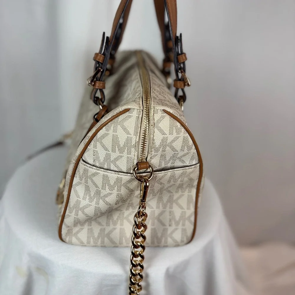 Michael Kors Medium Grayson Signature Satchel Handbag Beige Leather Gold‎ Chain